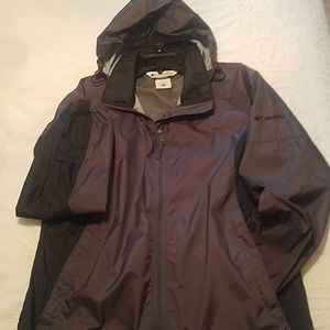 Columbia women's wind and water repellent jacket